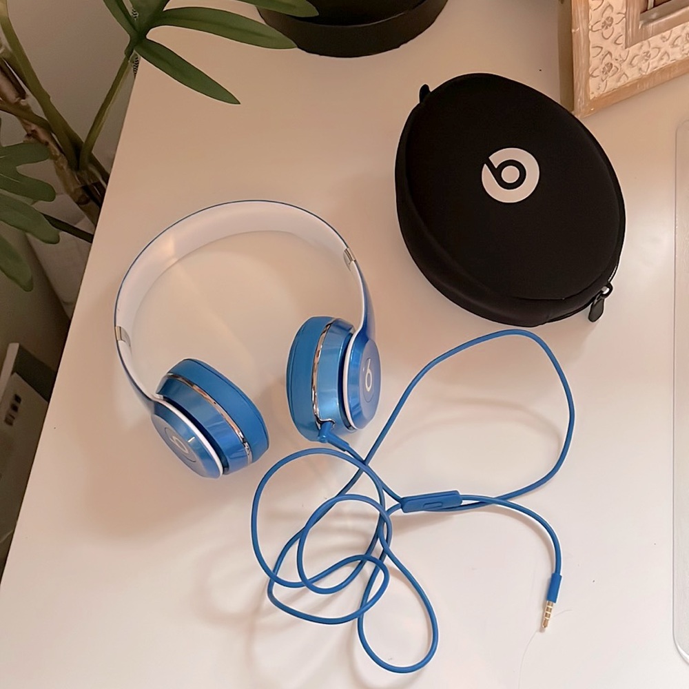 Beats by Dre Solo 2 Wired Headphones- Blue